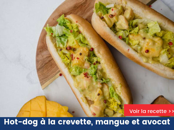 Hot-dog à la crevette, mangue et avocat